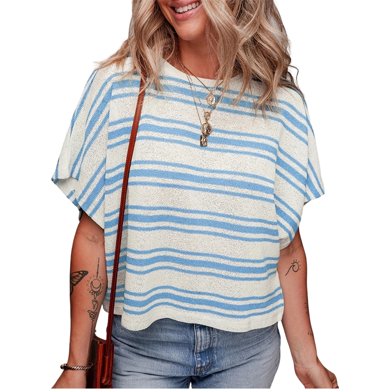 Does the wavy lace design on the hem of a pullover sweater affect its stretchability?